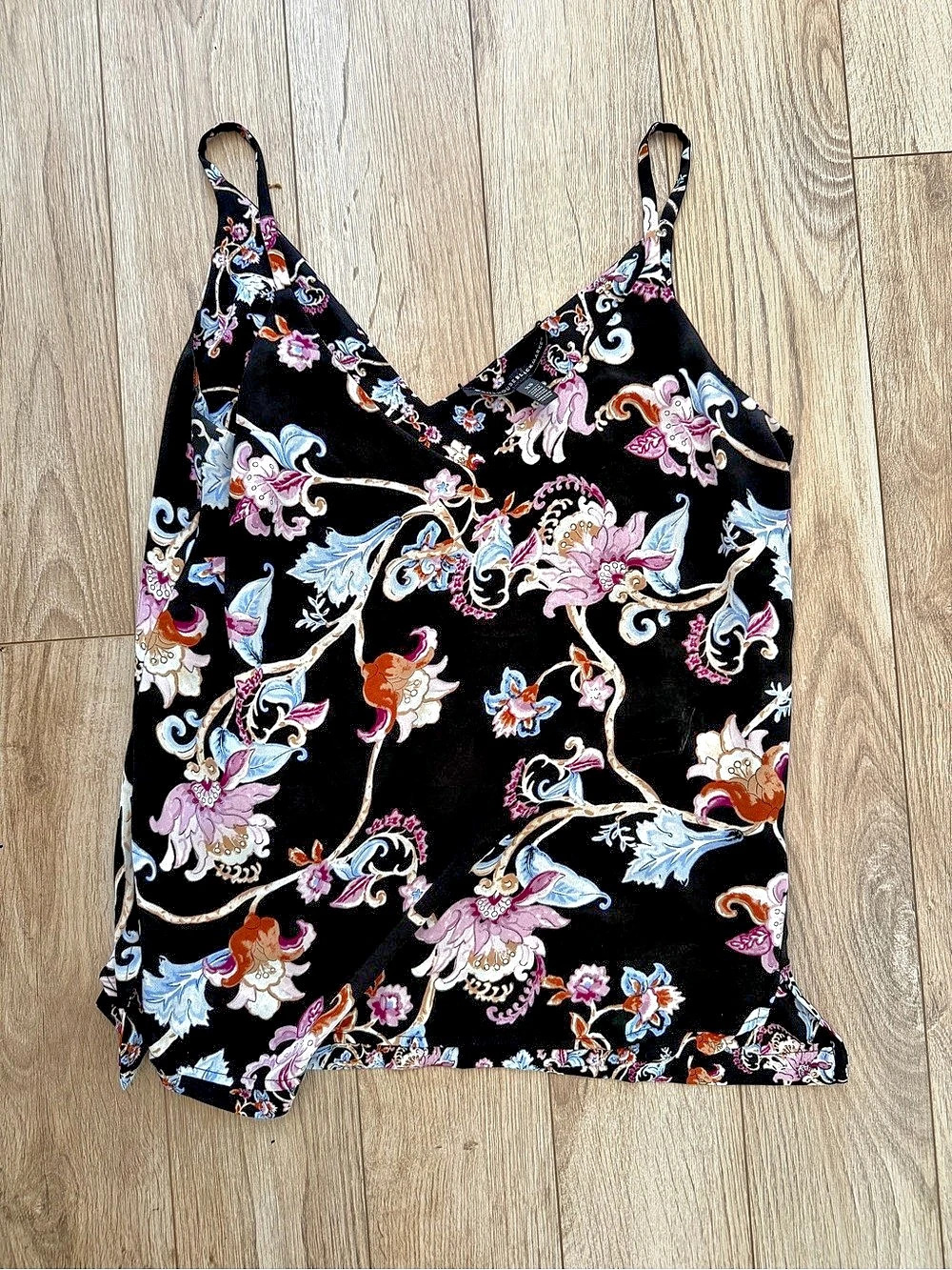 White House Black Market Floral Camisole in Black & Pink Size XS Like New